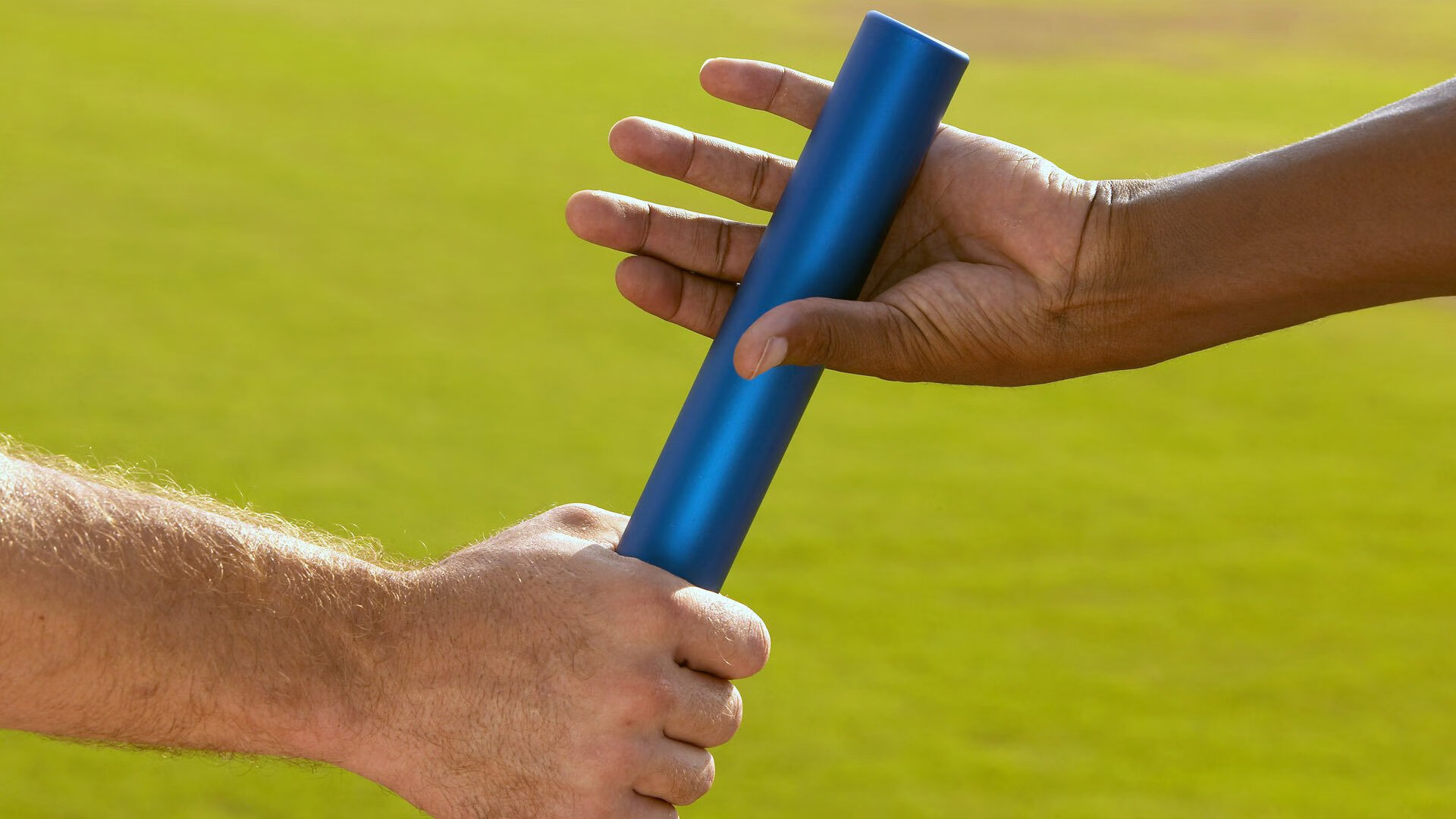 瞩目明星对决：梅西与C朗的焦点相遇，梅西配合